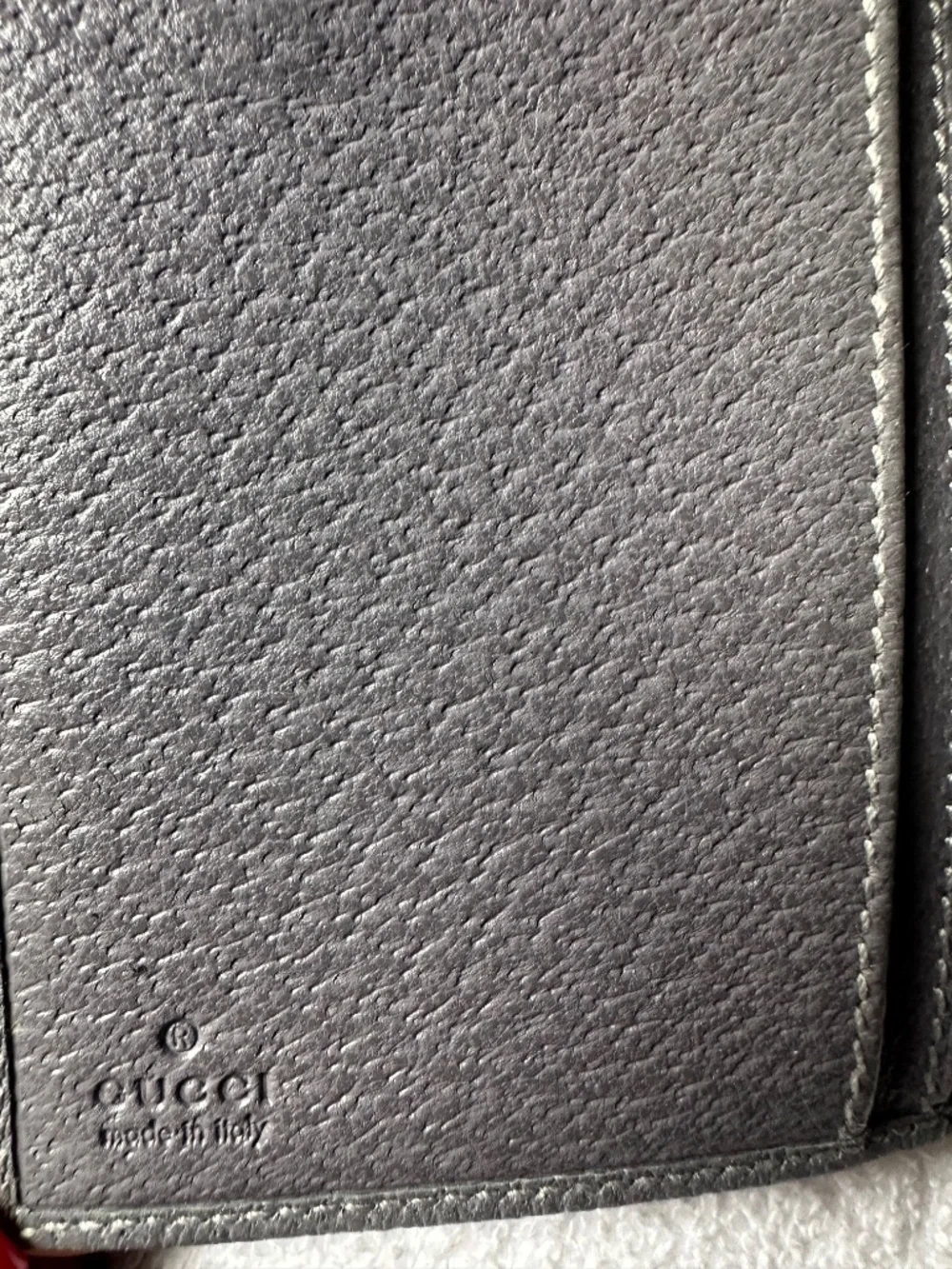 ✨ Gucci Pebbled Leather Wallet on Chain / Clutch ✨